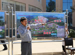 400名“两会”代表到砚山县中医医院亲身体验中医养生