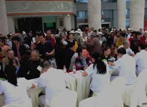 组图：昆明市中医医院呈贡医院开业义诊