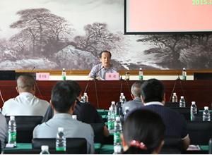 郑进为全省县卫生局长做发展中医药专题报告