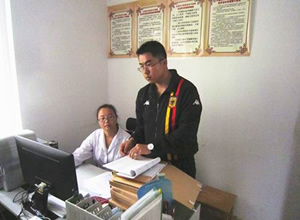 省卫生计生委考核玉溪市中医医院中医药治疗艾滋病工作