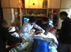 牟定县中医医院为扶贫挂点联系户患者更换胃管
