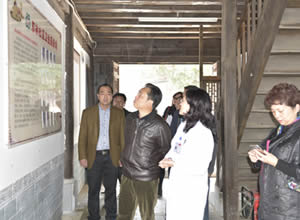红河州人大常委会检查组到建水县开展《云南省发展中医药条例》执法检查